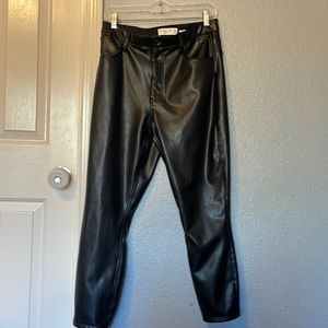 Abercrombie & Fitch curve, love skinny, vegan leather pants NWOT